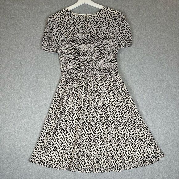 Gilli Womens Size Small Knee Length Dress Cream Red Black Lined Smocked Bodice - Picture 1 of 9